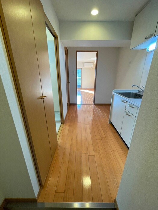 物件内観写真18　(廊下)