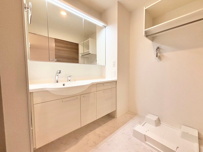 物件内観写真12　(洗面)