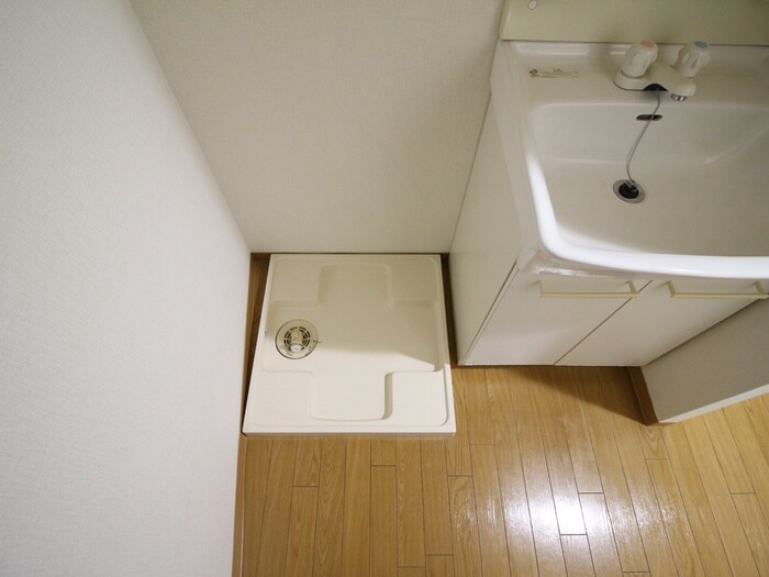 物件内観写真11　(洗濯機置場)