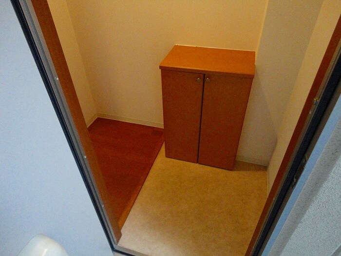 物件内観写真11　(玄関)