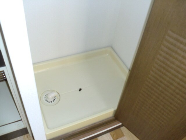 物件内観写真10　(洗濯機置場)