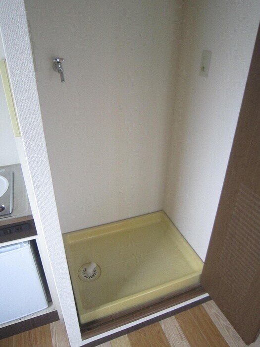 物件内観写真11　(洗濯機置場)