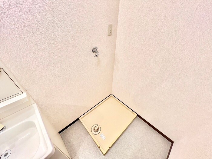 物件内観写真13　(洗濯機置場)