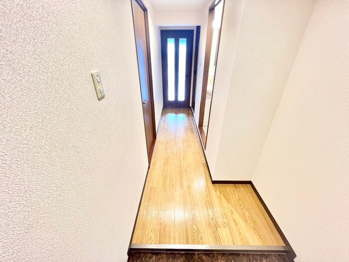 物件内観写真16　(廊下)