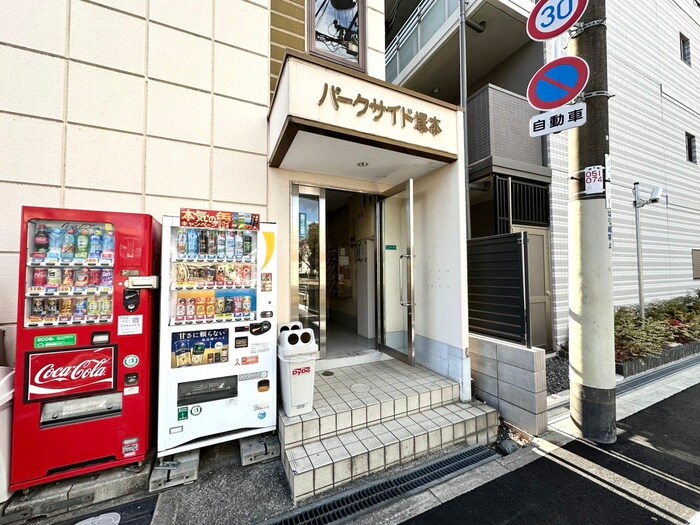 物件外観写真3　(エントランス部分)