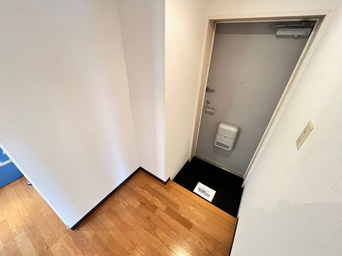 物件内観写真16　(玄関)