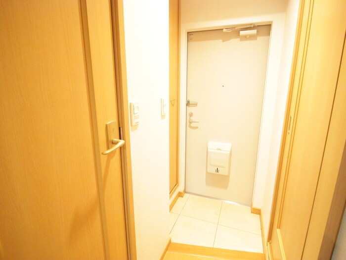 物件内観写真17　(玄関)