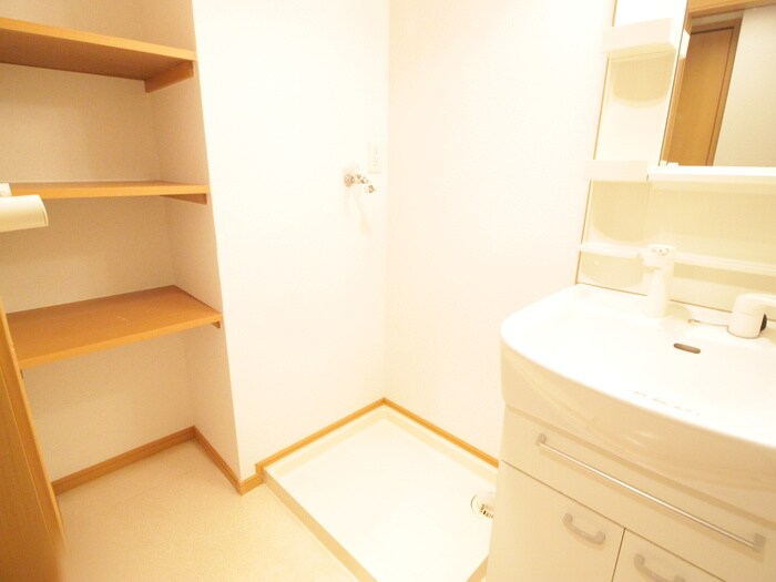 物件内観写真20　(洗濯機置場)