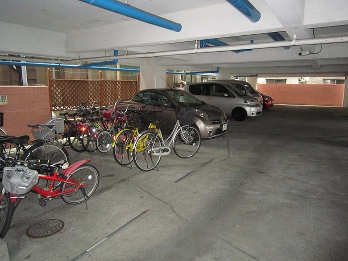 物件外観写真6　(駐輪場)