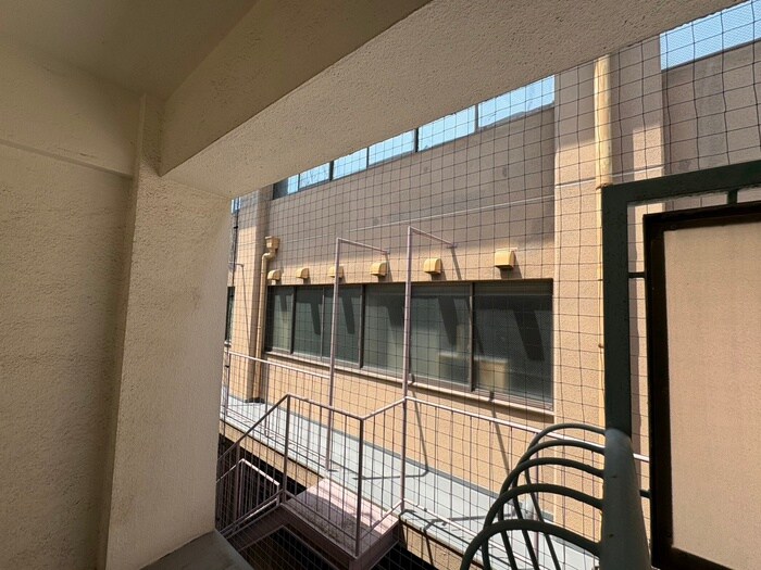 物件内観写真17　(室内からの展望)