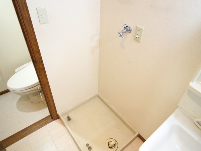 物件内観写真9　(洗濯機置場)