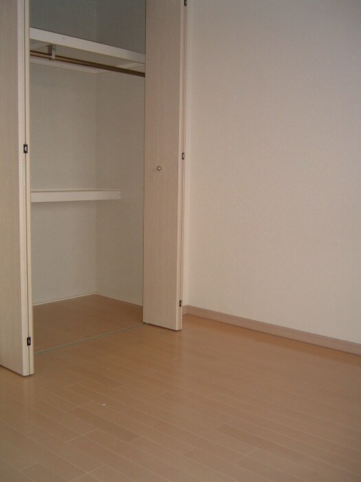 物件内観写真5　(収納)