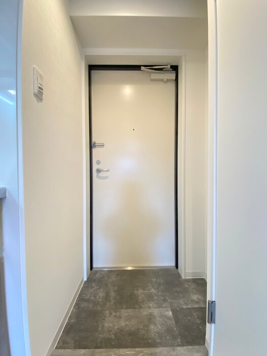 物件内観写真12　(玄関)