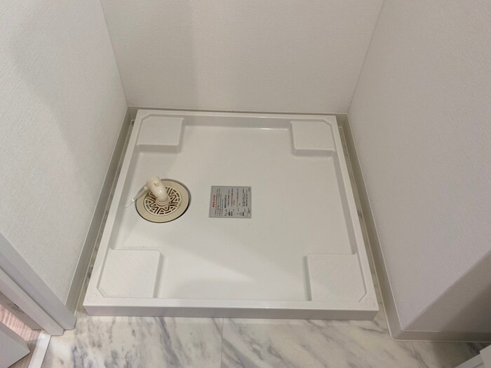 物件内観写真15　(洗濯機置場)