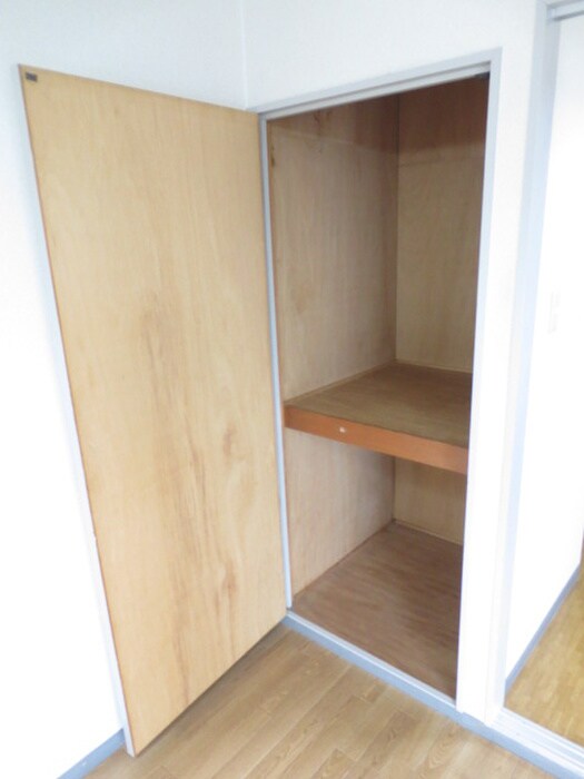物件内観写真10　(収納)