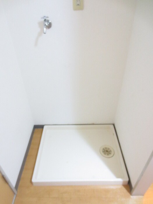 物件内観写真11　(洗濯機置場)