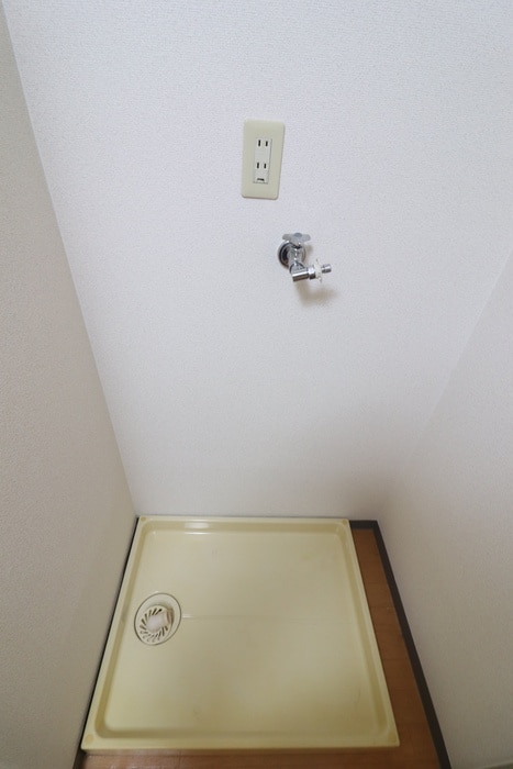 物件内観写真15　(洗濯機置場)