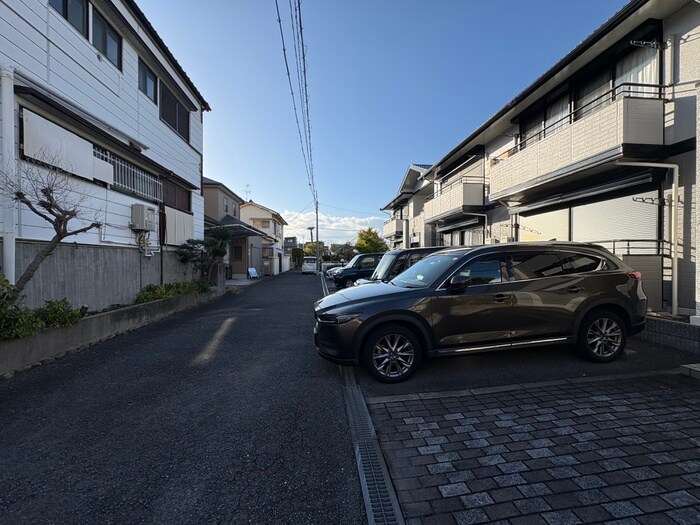 物件外観写真6　(駐車場)