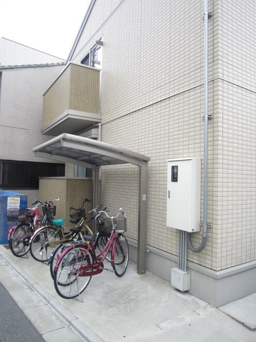 物件外観写真2　(駐輪場)