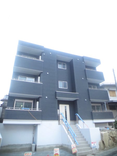 プラチナム本町外観写真