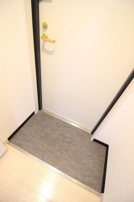 物件内観写真17　(玄関)