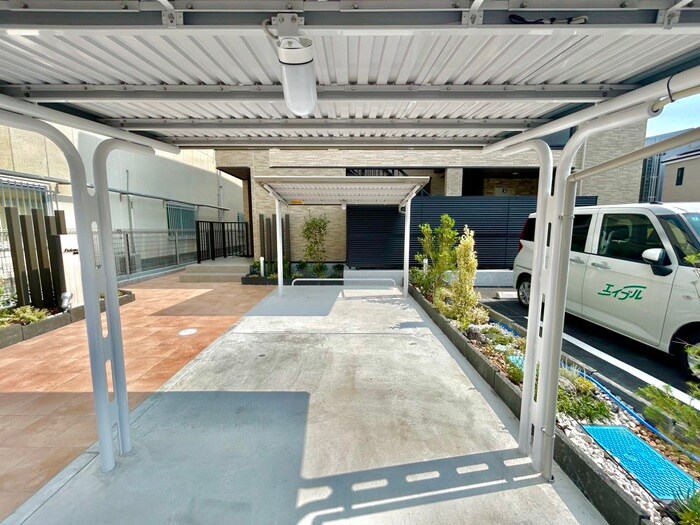 物件外観写真4　(駐輪場)