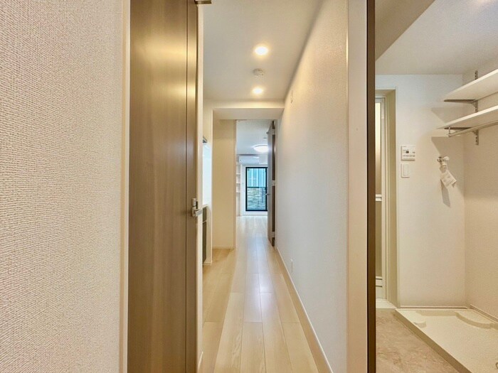 物件内観写真14　(廊下)