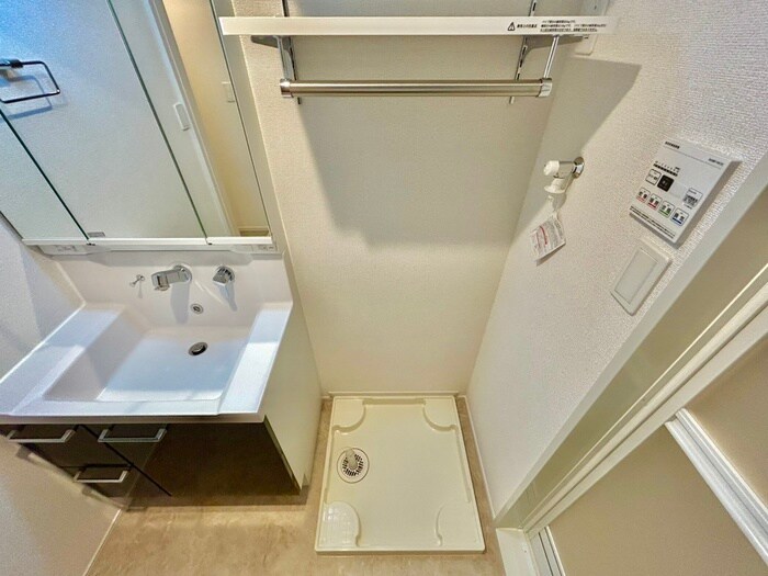 物件内観写真16　(洗濯機置場)