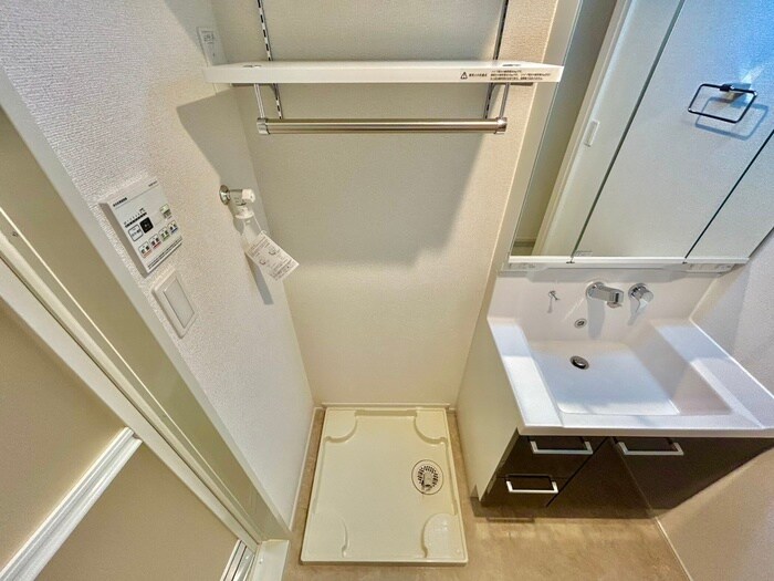 物件内観写真18　(洗濯機置場)