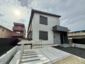 リーブルコート西裏外観写真