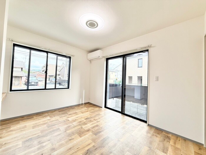 物件内観写真8　(居室)