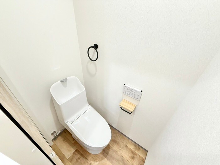 物件内観写真14　(トイレ)