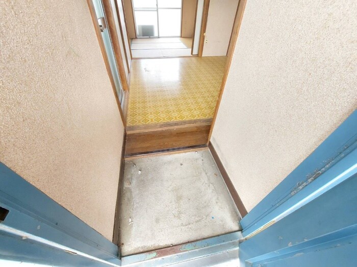 物件内観写真13　(玄関)