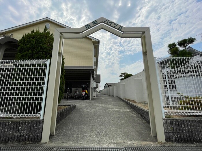 物件外観写真4　(エントランス部分)