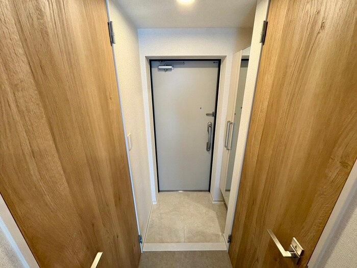 物件内観写真16　(玄関)