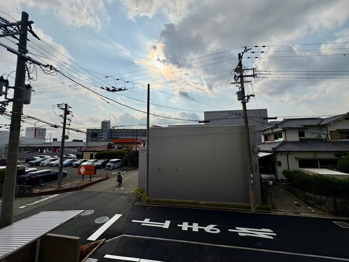 物件内観写真17　(室内からの展望)