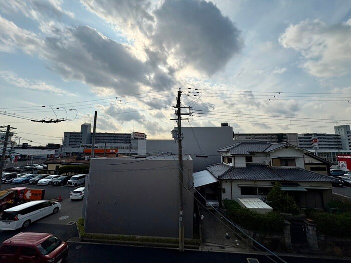 物件内観写真17　(室内からの展望)