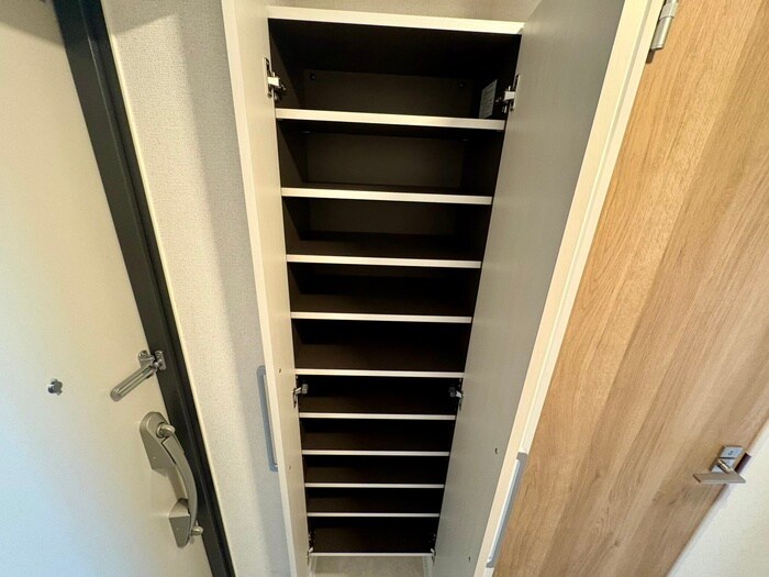 物件内観写真18　(靴箱)