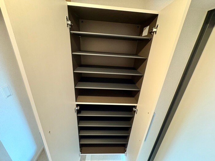 物件内観写真18　(靴箱)