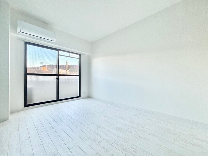 物件内観写真4　(居室)