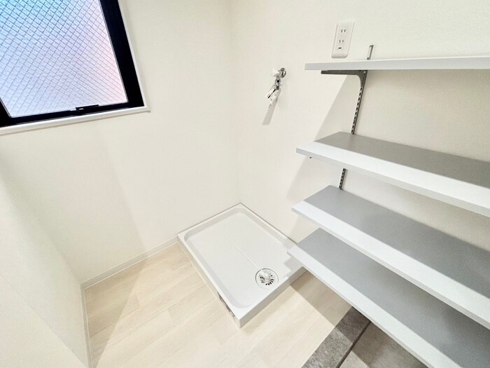 物件内観写真15　(洗濯機置場)