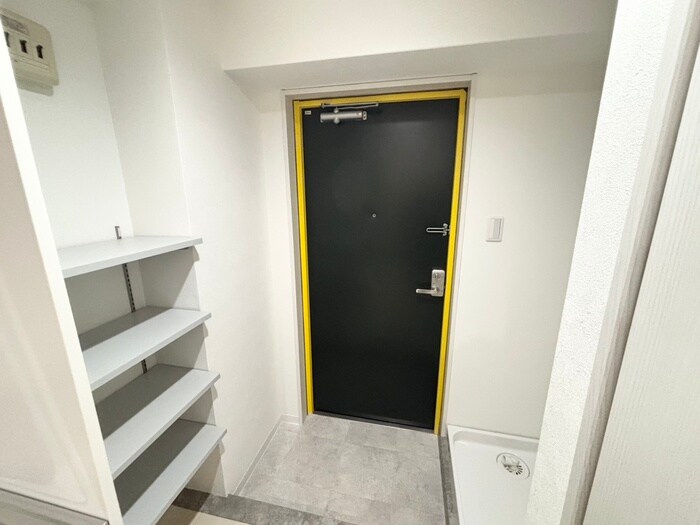 物件内観写真16　(玄関)