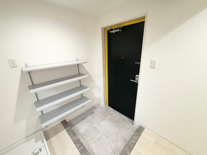 物件内観写真16　(玄関)