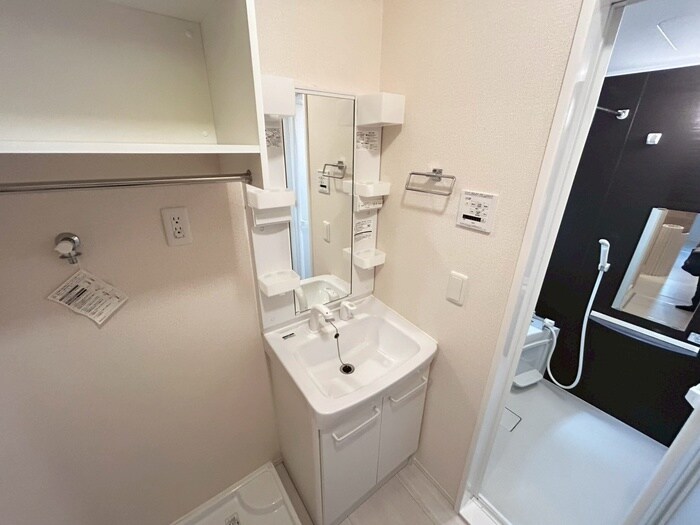 物件内観写真11　(洗面)