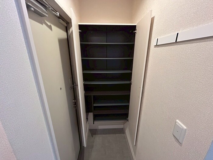 物件内観写真15　(靴箱)