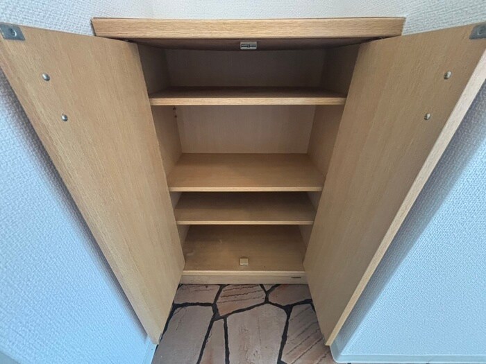 物件内観写真12　(靴箱)