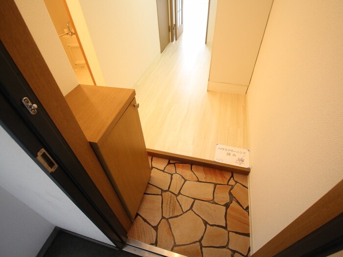 物件内観写真18　(玄関)