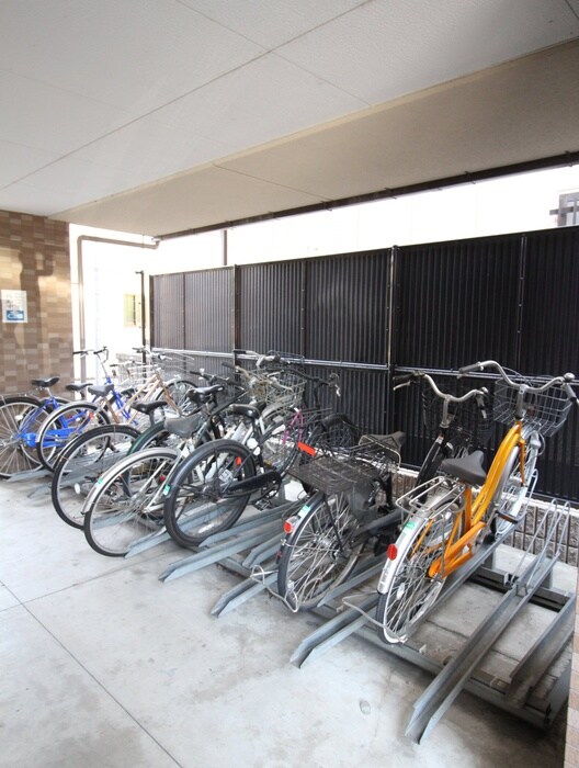 物件外観写真5　(駐輪場)