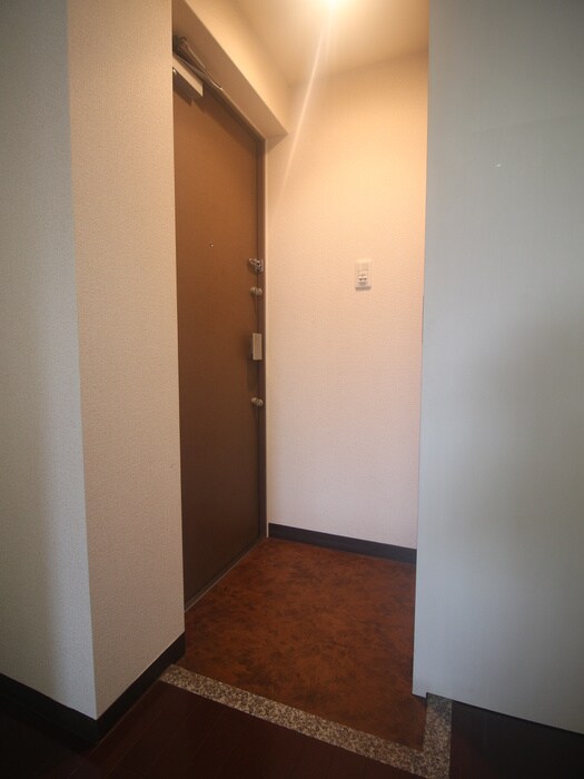 物件内観写真13　(玄関)
