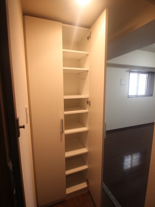 物件内観写真15　(靴箱)